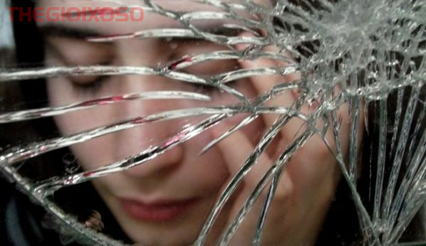 Giải Mã Ý Nghĩa Giấc Mơ Thấy Gương - Mơ Về Gương Là Điềm Tốt Hay Xấu?